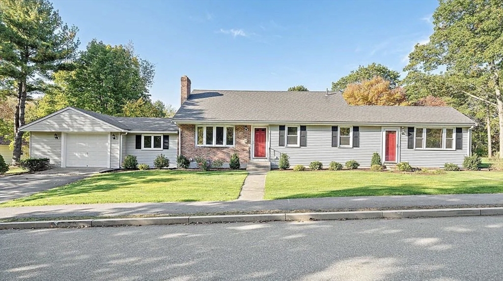 5 Cameo Rd, Braintree, Massachusetts, 3 Bedrooms Bedrooms, 9 Rooms Rooms,2 BathroomsBathrooms,Residential,For Sale,Cameo Rd,73534282