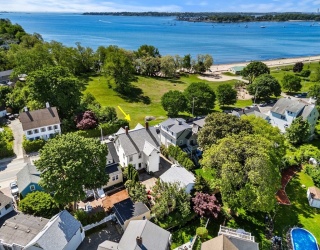 138 Lothrop Street, Beverly, Massachusetts, 4 Bedrooms Bedrooms, 9 Rooms Rooms,3.5 BathroomsBathrooms,Residential,For Sale,Lothrop Street,73531559