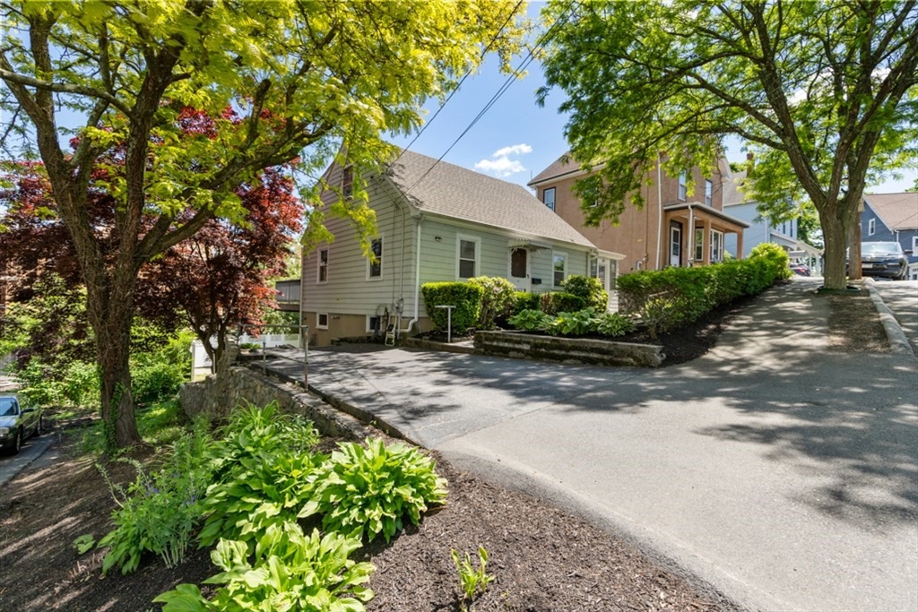 47 South High, Melrose, Massachusetts, 4 Bedrooms Bedrooms, 6 Rooms Rooms,1.5 BathroomsBathrooms,Residential,For Sale,South High,73525747