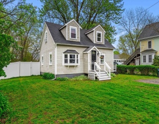18 Forest Ave, Essex, Massachusetts, 2 Bedrooms Bedrooms, 6 Rooms Rooms,1.5 BathroomsBathrooms,Residential,For Sale,Forest Ave,73521640