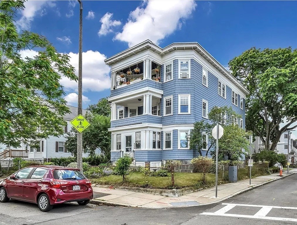 559 Adams St, Boston, Massachusetts, 3 Bedrooms Bedrooms, 6 Rooms Rooms,1 BathroomBathrooms,Residential Lease,For Rent,Adams St,73551195
