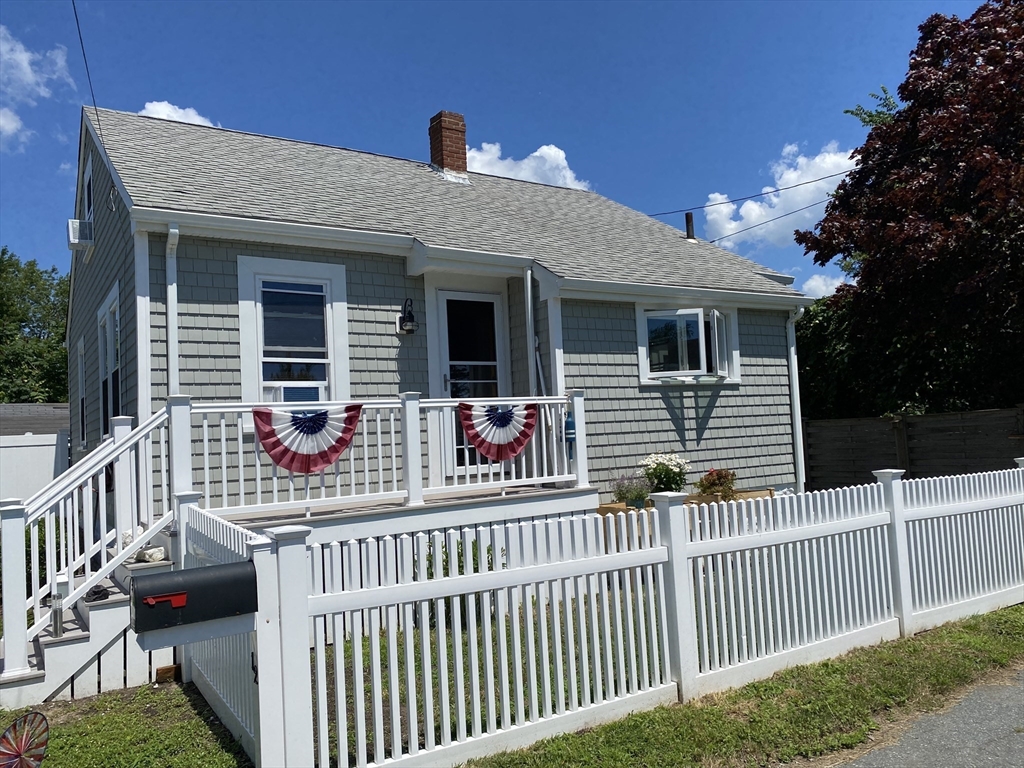 12 Baker Ave., Fairhaven, Massachusetts, 2 Bedrooms Bedrooms, 4 Rooms Rooms,1 BathroomBathrooms,Residential Lease,For Rent,Baker Ave.,73551066