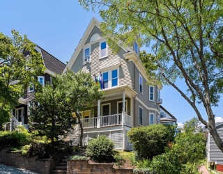 17 Windermere Road, Boston, Massachusetts, 4 Bedrooms Bedrooms, 11 Rooms Rooms,2.5 BathroomsBathrooms,Residential Income,For Sale,Windermere Road,73551214
