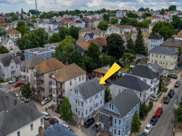 1083-1085 County St, New Bedford, Massachusetts, 6 Bedrooms Bedrooms, 12 Rooms Rooms,2 BathroomsBathrooms,Residential Income,For Sale,County St,73539559