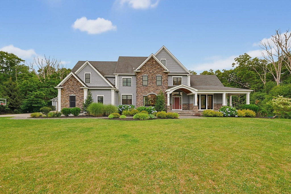 10 Countryside Ln, Franklin, Massachusetts, 4 Bedrooms Bedrooms, 10 Rooms Rooms,4.5 BathroomsBathrooms,Residential,For Sale,Countryside Ln,73551225