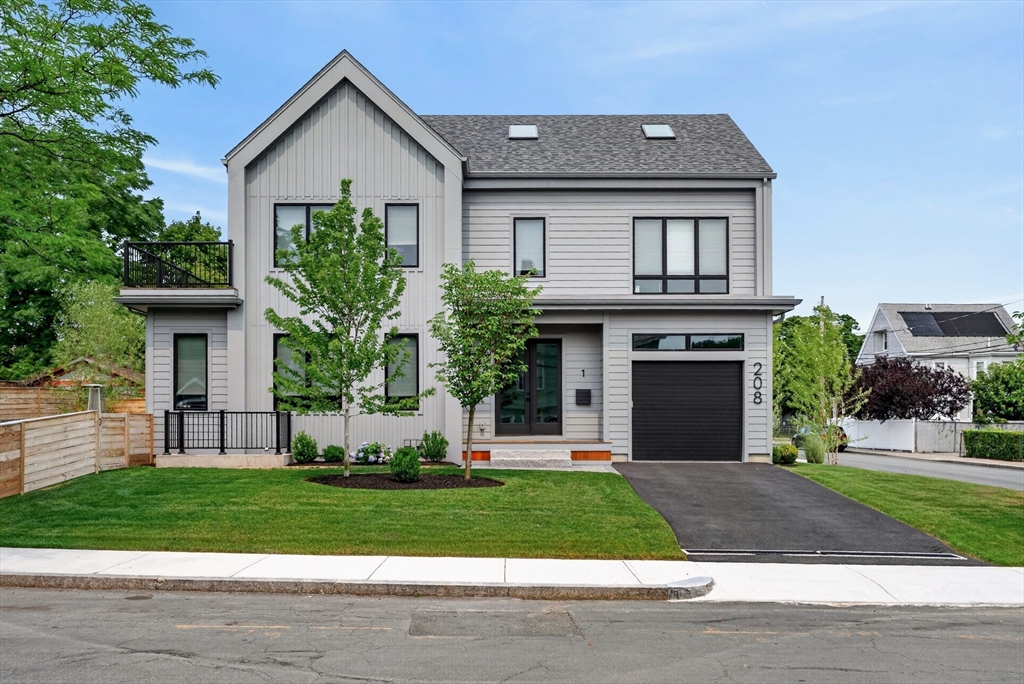 208 Chapel, Newton, Massachusetts, 5 Bedrooms Bedrooms, 9 Rooms Rooms,5 BathroomsBathrooms,Residential Lease,For Rent,Chapel,73551340