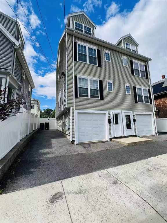 38 Raymond St, Everett, Massachusetts, 3 Bedrooms Bedrooms, 4 Rooms Rooms,2.5 BathroomsBathrooms,Residential Lease,For Rent,Raymond St,73551343