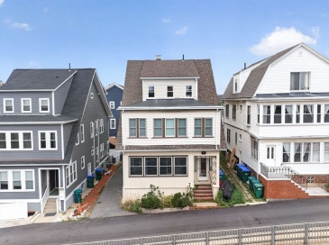 453 Broadway, Somerville, Massachusetts, 2 Bedrooms Bedrooms, 5 Rooms Rooms,1 BathroomBathrooms,Residential Lease,For Rent,Broadway,73551407