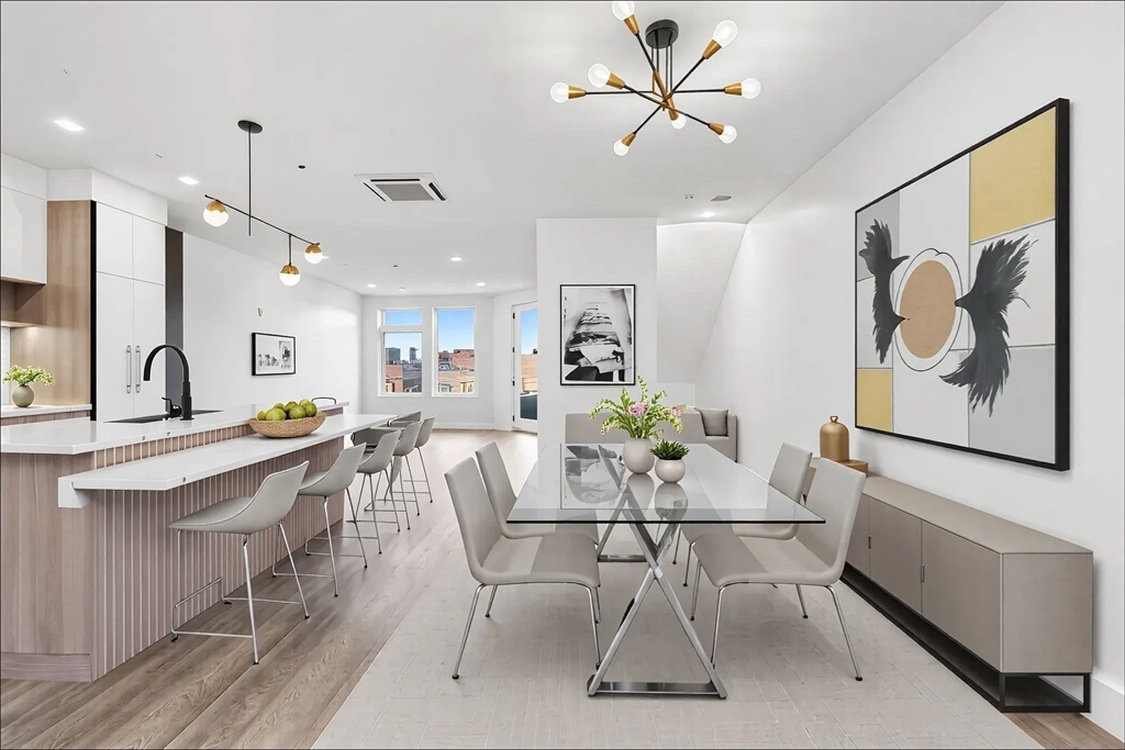 29 Woodford St, Boston, Massachusetts, 4 Bedrooms Bedrooms, 7 Rooms Rooms,2.5 BathroomsBathrooms,Residential,For Sale,Woodford St,73551409