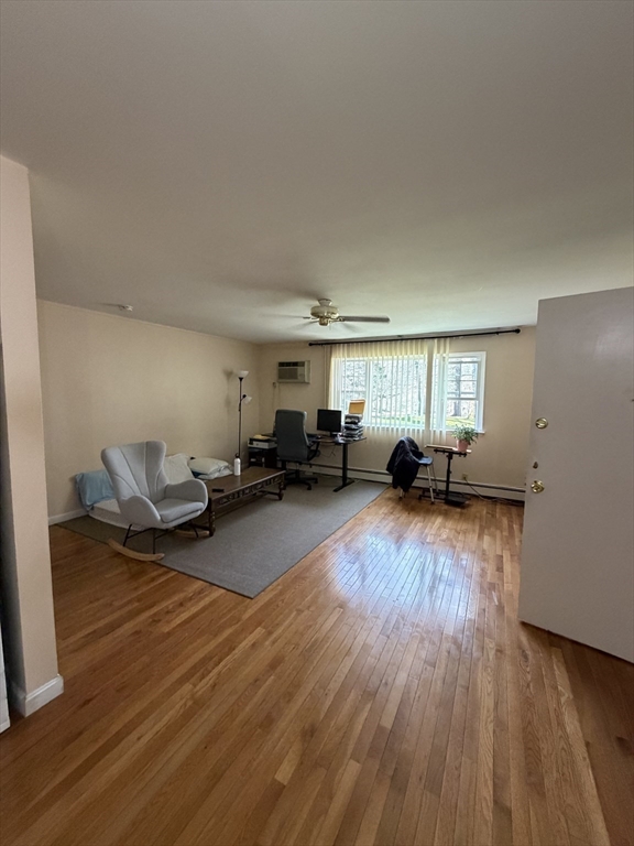 49 Jacqueline Rd, Waltham, Massachusetts, 1 Bedroom Bedrooms, 3 Rooms Rooms,1 BathroomBathrooms,Residential Lease,For Rent,Jacqueline Rd,73551420
