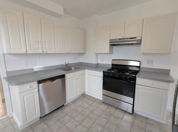 8 Pearl, Medford, Massachusetts, 4 Bedrooms Bedrooms, 7 Rooms Rooms,1.5 BathroomsBathrooms,Residential Lease,For Rent,Pearl,73551428