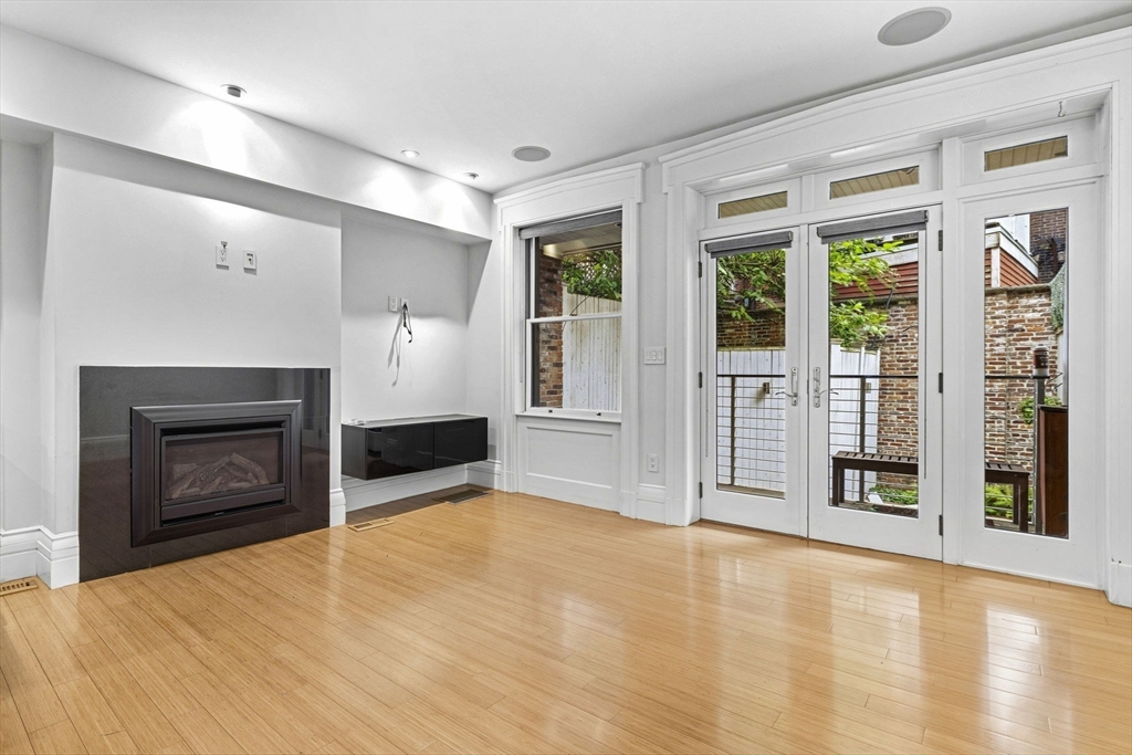 11 Fayette, Boston, Massachusetts, 2 Bedrooms Bedrooms, 5 Rooms Rooms,2 BathroomsBathrooms,Residential Lease,For Rent,Fayette,73551427