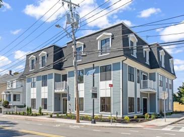 260 Elm St, Everett, Massachusetts, 19 Bedrooms Bedrooms, 36 Rooms Rooms,18 BathroomsBathrooms,Residential Income,For Sale,Elm St,73551439