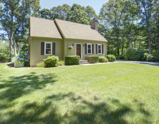 47 Simmons Rd, Falmouth, Massachusetts, 4 Bedrooms Bedrooms, 7 Rooms Rooms,2.5 BathroomsBathrooms,Residential,For Sale,Simmons Rd,73551149