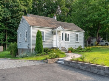 4 Glenwood Ave, Foxboro, Massachusetts, 3 Bedrooms Bedrooms, 5 Rooms Rooms,1 BathroomBathrooms,Residential,For Sale,Glenwood Ave,73551160 4 Glenwood Ave, Foxboro, Massachusetts, 3 Bedrooms Bedrooms, 5 Rooms Rooms,1 BathroomBathrooms,Residential,For Sale,Glenwood Ave,73551160