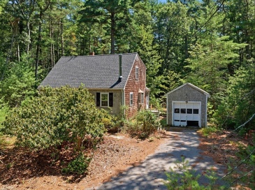 321 Lake Shore Drive, Duxbury, Massachusetts, 4 Bedrooms Bedrooms, 7 Rooms Rooms,2 BathroomsBathrooms,Residential,For Sale,Lake Shore Drive,73551193