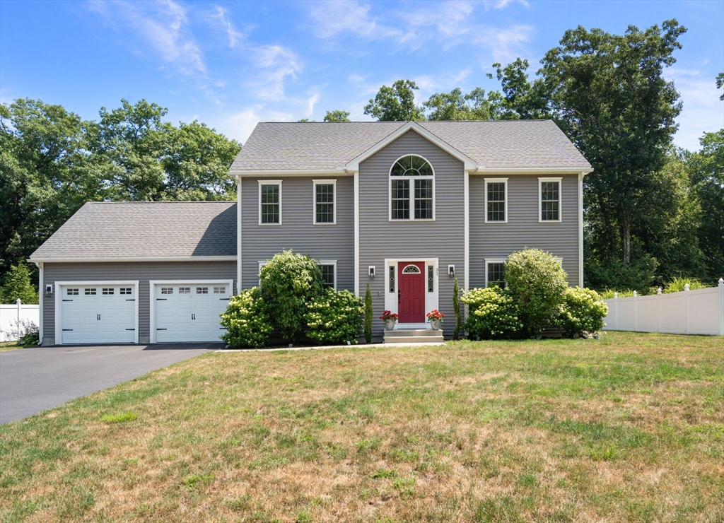 31 Brookside Dr, Douglas, Massachusetts, 4 Bedrooms Bedrooms, 7 Rooms Rooms,2.5 BathroomsBathrooms,Residential,For Sale,Brookside Dr,73551207