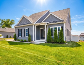 208 Crownshield Ave, Uxbridge, Massachusetts, 3 Bedrooms Bedrooms, 7 Rooms Rooms,2.5 BathroomsBathrooms,Residential,For Sale,Crownshield Ave,73551223