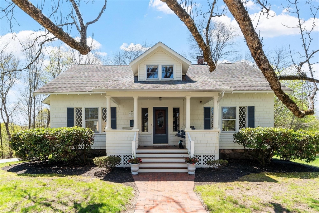 22 Nelson Ave, Georgetown, Massachusetts, 4 Bedrooms Bedrooms, 9 Rooms Rooms,2 BathroomsBathrooms,Residential,For Sale,Nelson Ave,73517490