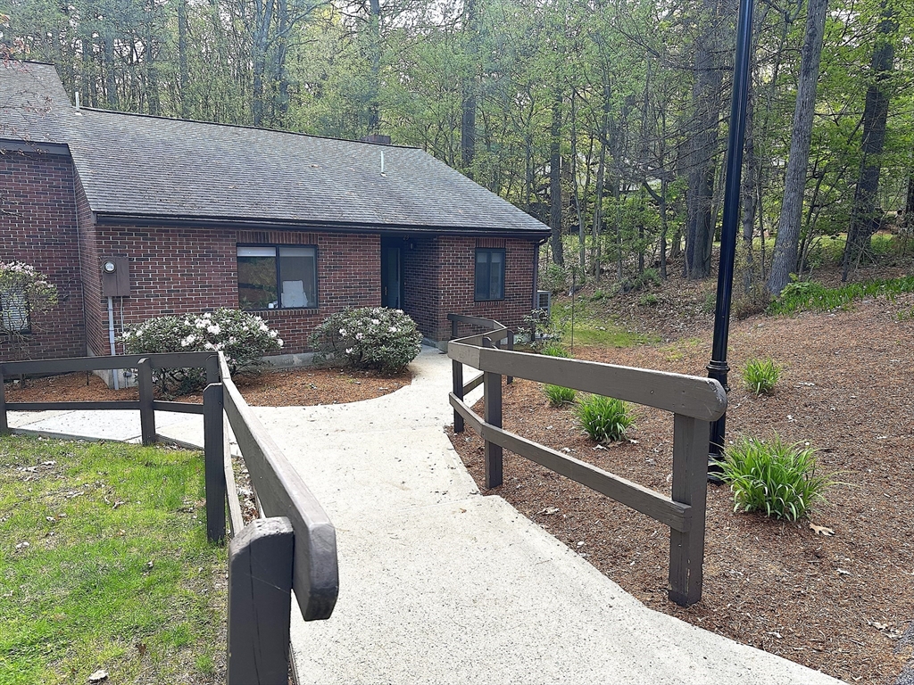 23 Highwood Drive, Franklin, Massachusetts, 2 Bedrooms Bedrooms, 4 Rooms Rooms,1 BathroomBathrooms,Residential,For Sale,Highwood Drive,73518524