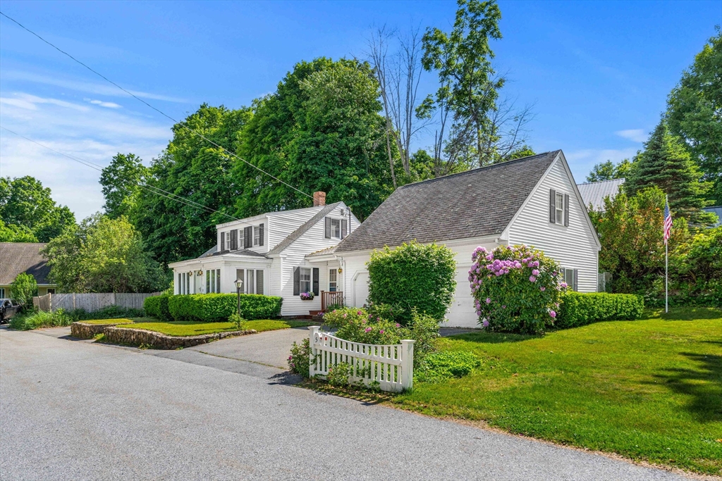 5 Fairfield, Merrimac, Massachusetts, 3 Bedrooms Bedrooms, 7 Rooms Rooms,1 BathroomBathrooms,Residential,For Sale,Fairfield,73532772