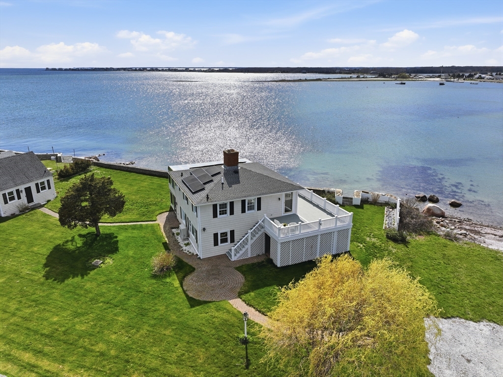 36 Alder Street, Fairhaven, Massachusetts, 2 Bedrooms Bedrooms, 4 Rooms Rooms,2 BathroomsBathrooms,Residential,For Sale,Alder Street,73509402