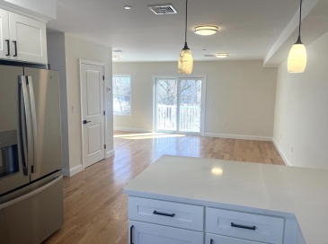 84 Arcadia, Revere, Massachusetts, 2 Bedrooms Bedrooms, 6 Rooms Rooms,1.5 BathroomsBathrooms,Residential,For Sale,Arcadia,73504682