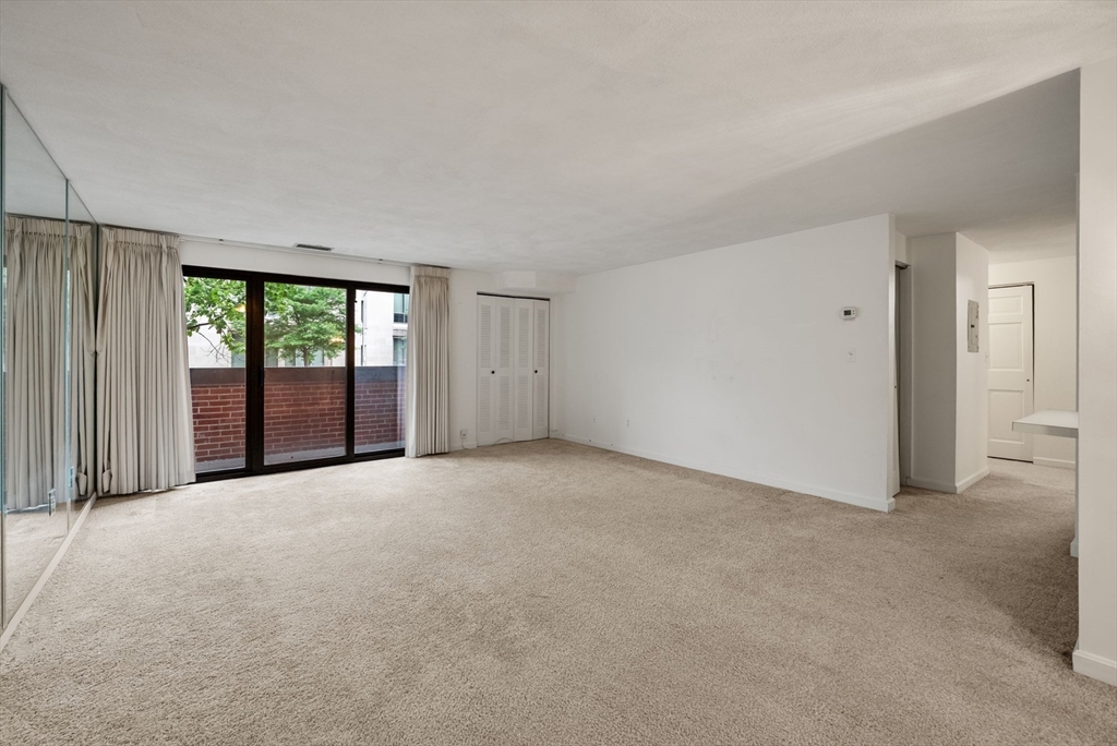 1600 Massachusetts Avenue, Cambridge, Massachusetts, 2 Bedrooms Bedrooms, 4 Rooms Rooms,2 BathroomsBathrooms,Residential Lease,For Rent,Massachusetts Avenue,73539607