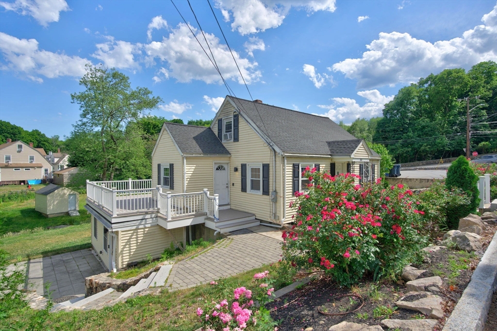 80 Stevens St, Andover, Massachusetts, 3 Bedrooms Bedrooms, 7 Rooms Rooms,1 BathroomBathrooms,Residential,For Sale,Stevens St,73538878