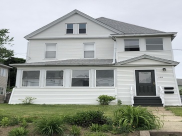 103 Brown Avenue, Holyoke, Massachusetts, 4 Bedrooms Bedrooms, 9 Rooms Rooms,2 BathroomsBathrooms,Residential Income,For Sale,Brown Avenue,73523676