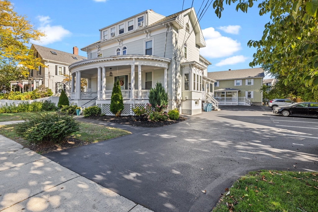 48 Warren Avenue, Woburn, Massachusetts, 1 Bedroom Bedrooms, 3 Rooms Rooms,1 BathroomBathrooms,Residential Lease,For Rent,Warren Avenue,73504405