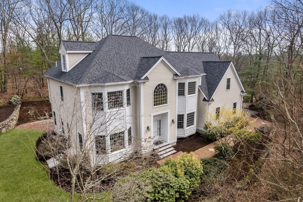 57 Flint Locke Lane, Medfield, Massachusetts, 5 Bedrooms Bedrooms, 15 Rooms Rooms,5.5 BathroomsBathrooms,Residential,For Sale,Flint Locke Lane,73499160