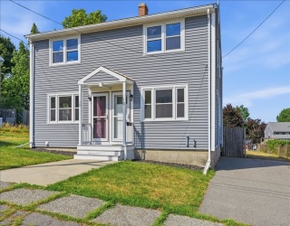 13-15 Bursley Rd, Weymouth, Massachusetts, 2 Bedrooms Bedrooms, 4 Rooms Rooms,1 BathroomBathrooms,Residential Lease,For Rent,Bursley Rd,73547833