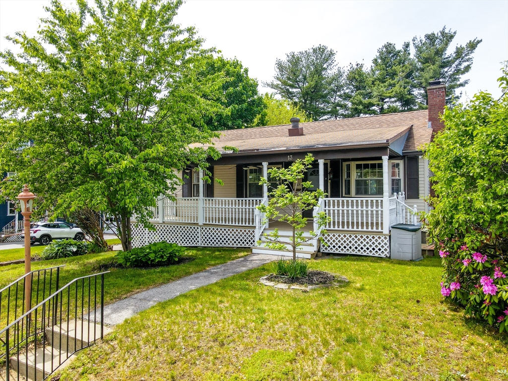 13 Mount Ave, Worcester, Massachusetts, 3 Bedrooms Bedrooms, 9 Rooms Rooms,1.5 BathroomsBathrooms,Residential,For Sale,Mount Ave,73523996
