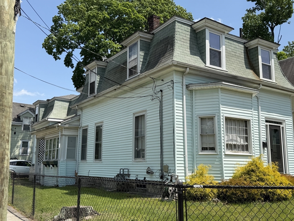 48 Williams Ave, Boston, Massachusetts, 6 Bedrooms Bedrooms, 11 Rooms Rooms,2 BathroomsBathrooms,Residential Income,For Sale,Williams Ave,73524535