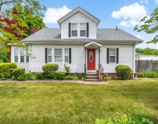 28 Central Ave, Seekonk, Massachusetts, 3 Bedrooms Bedrooms, 5 Rooms Rooms,2 BathroomsBathrooms,Residential,For Sale,Central Ave,73527937