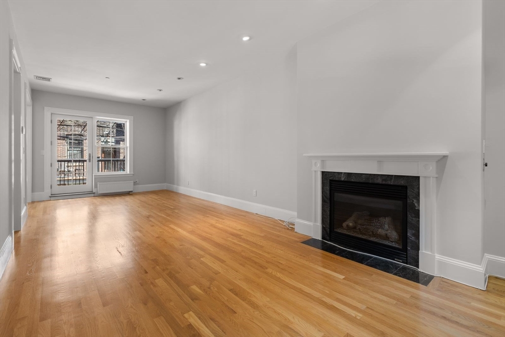 57 Gray Street, Boston, Massachusetts, 2 Bedrooms Bedrooms, 6 Rooms Rooms,2 BathroomsBathrooms,Residential Lease,For Rent,Gray Street,73547921