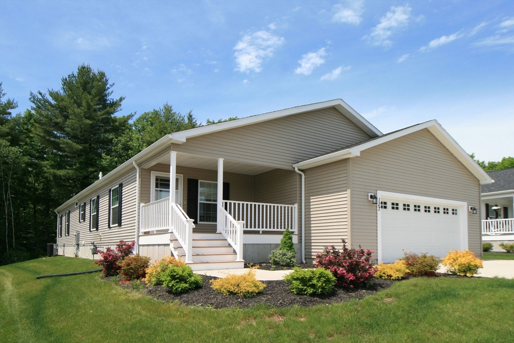 127 Freedom Trail, Westfield, Massachusetts, 3 Bedrooms Bedrooms, 5 Rooms Rooms,2 BathroomsBathrooms,Residential,For Sale,Freedom Trail,73525998
