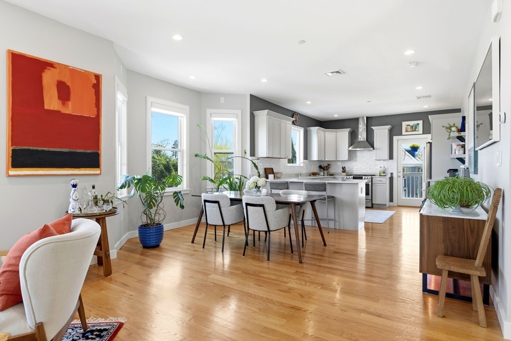 62 Saint Rose St, Boston, Massachusetts, 3 Bedrooms Bedrooms, 8 Rooms Rooms,3 BathroomsBathrooms,Residential,For Sale,Saint Rose St,73518379