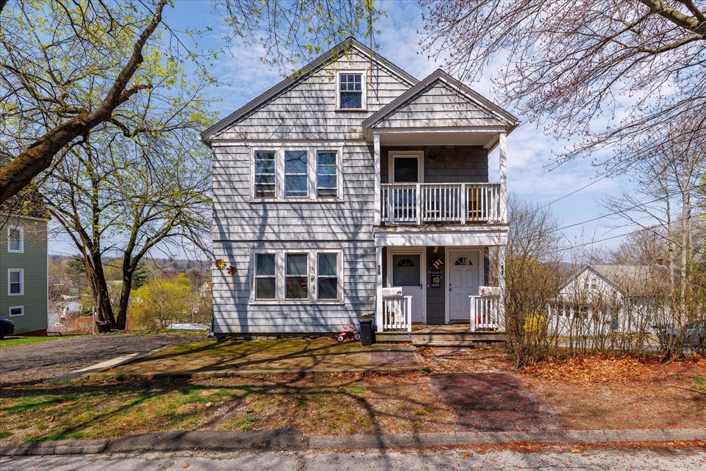 39 Boyd St, Worcester, Massachusetts, 4 Bedrooms Bedrooms, 10 Rooms Rooms,2 BathroomsBathrooms,Residential Income,For Sale,Boyd St,73505215
