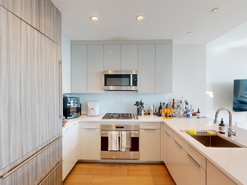 188 Brookline Ave, Boston, Massachusetts, 2 Bedrooms Bedrooms, 5 Rooms Rooms,2 BathroomsBathrooms,Residential,For Sale,Brookline Ave,73473638