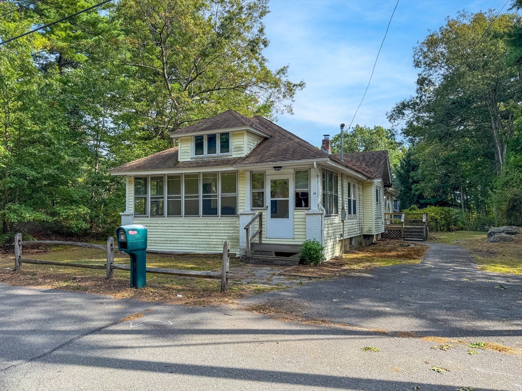 14 Brook St, Ayer, Massachusetts, 3 Bedrooms Bedrooms, 6 Rooms Rooms,1 BathroomBathrooms,Residential,For Sale,Brook St,73437984
