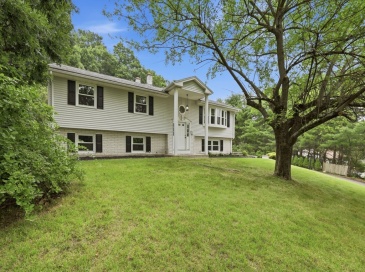 25 Norma St, Palmer, Massachusetts, 3 Bedrooms Bedrooms, 8 Rooms Rooms,2 BathroomsBathrooms,Residential,For Sale,Norma St,73551462
