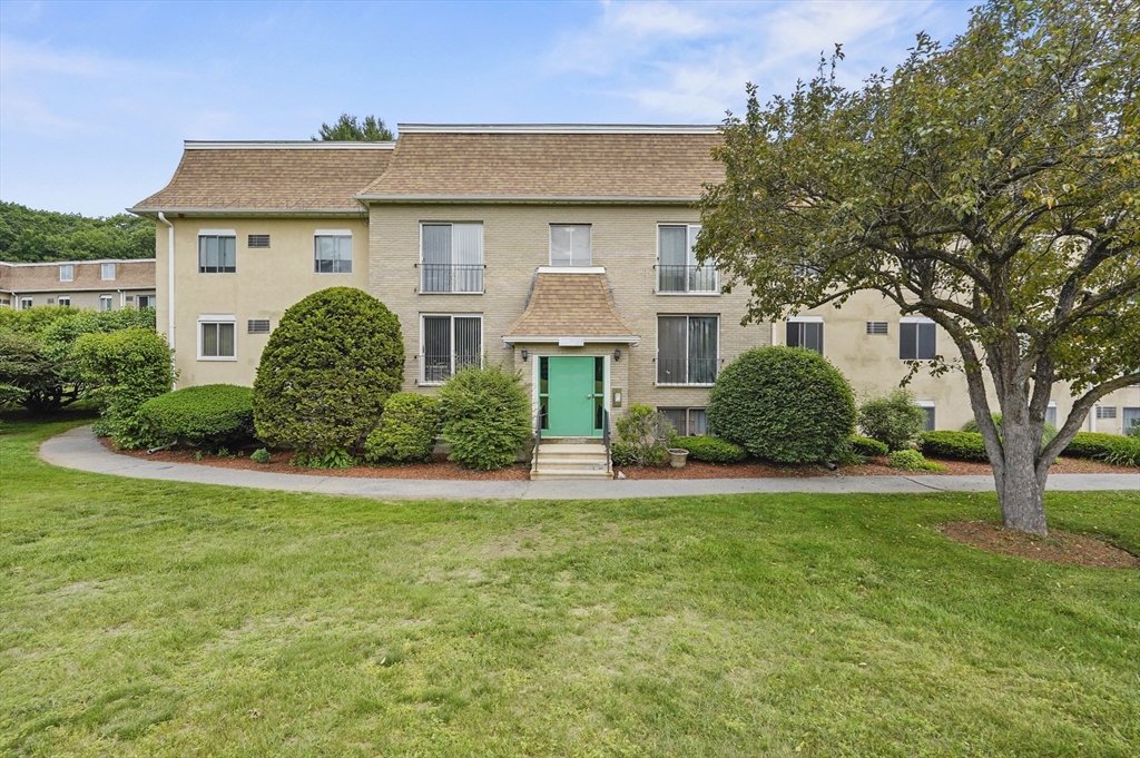 220 Swanson Road, Boxborough, Massachusetts, 2 Bedrooms Bedrooms, 4 Rooms Rooms,1 BathroomBathrooms,Residential,For Sale,Swanson Road,73449466