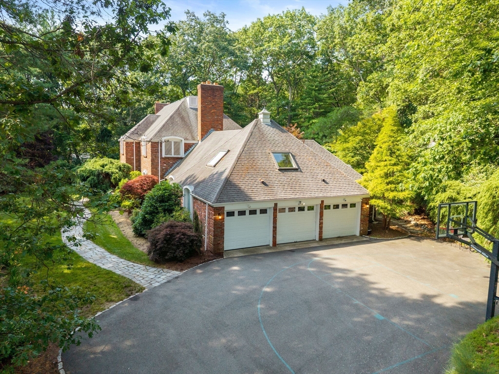11 Fox Run Rd, Dover, Massachusetts, 5 Bedrooms Bedrooms, 12 Rooms Rooms,4 BathroomsBathrooms,Residential,For Sale,Fox Run Rd,73551128