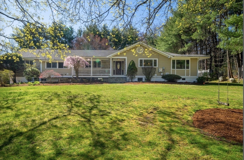 47 Bakers Hill Rd, Weston, Massachusetts, 4 Bedrooms Bedrooms, 9 Rooms Rooms,3 BathroomsBathrooms,Residential,For Sale,Bakers Hill Rd,73551736