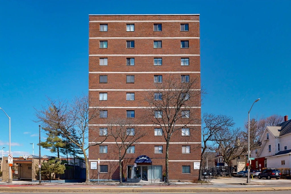 2353 Massachusetts Ave, Cambridge, Massachusetts, 1 Bedroom Bedrooms, 3 Rooms Rooms,1 BathroomBathrooms,Residential,For Sale,Massachusetts Ave,73551742
