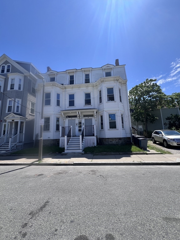 20 Rockville Park, Boston, Massachusetts, 2 Bedrooms Bedrooms, 3 Rooms Rooms,1 BathroomBathrooms,Residential Lease,For Rent,Rockville Park,73551564