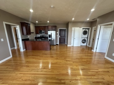 100 Fellsway West, Somerville, Massachusetts, 2 Bedrooms Bedrooms, 3 Rooms Rooms,2 BathroomsBathrooms,Residential Lease,For Rent,Fellsway West,73551578