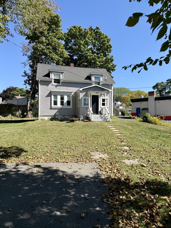 29 Exchange Street, Millis, Massachusetts, 3 Bedrooms Bedrooms, 6 Rooms Rooms,2 BathroomsBathrooms,Residential Lease,For Rent,Exchange Street,73527877